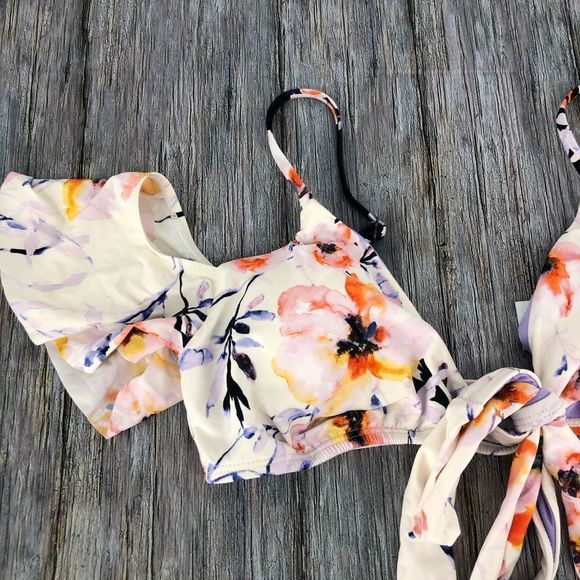 The Bikini Lab Watercolor Floral Ruffle Wrap Bikini Swim Top NWT size Medium - Picture 4 of 15